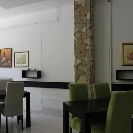 Guest house Monera 3*