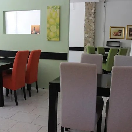 Guest house Monera 3*